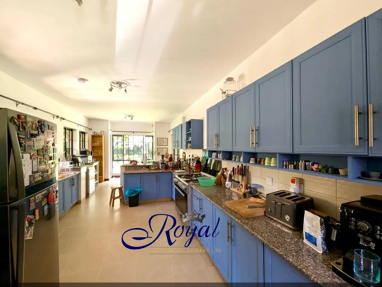 Spring Valley- Elegant 4-Bedroom Villa for Sale